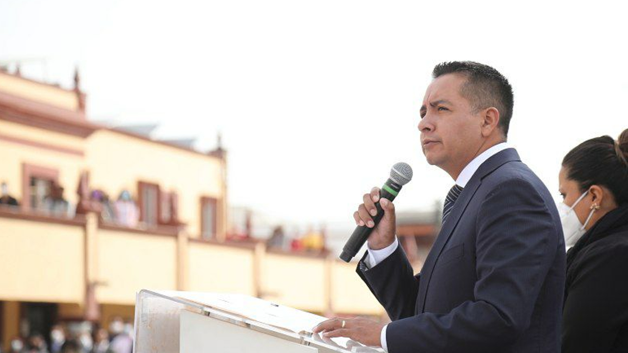 Edmundo Tlatehui asegura que la infraestructura del alumbrado continuará bajo la dirección del gobierno municipal 