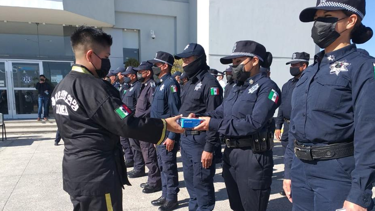 Policías de San Andrés Cholula reciben reconocimientos tras su “Capacitación de Técnicas especializadas en Defensa Táctica”