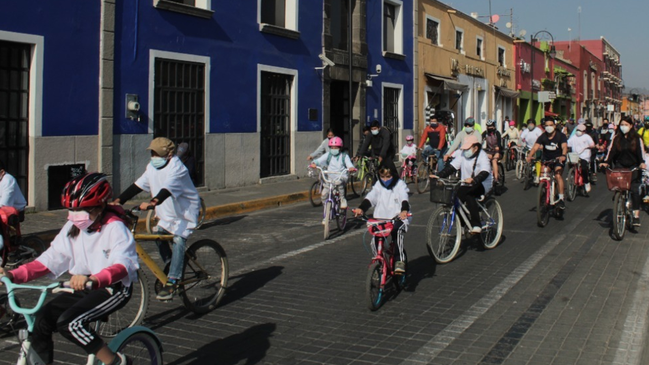 En el marco del Mes de la Familia; se realizó en San Pedro Cholula una rodada en la cabecera municipal 