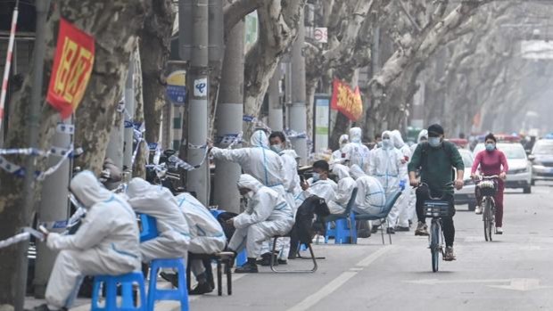 China confina casi a 30 millones de personas por el rebrote de Covid