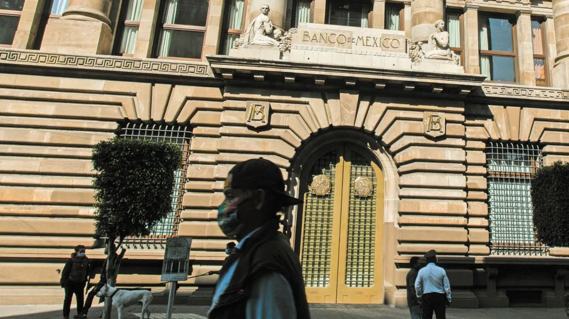 Conflicto de Ucrania y Rusia  ‘pegará’ en precios de materias primas en México: Banxico