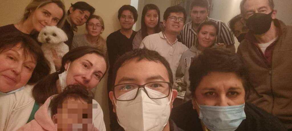 Un grupo de 18 mexicanos lograron salir de Kiev rumbo a la frontera de Ucrania con Rumania 