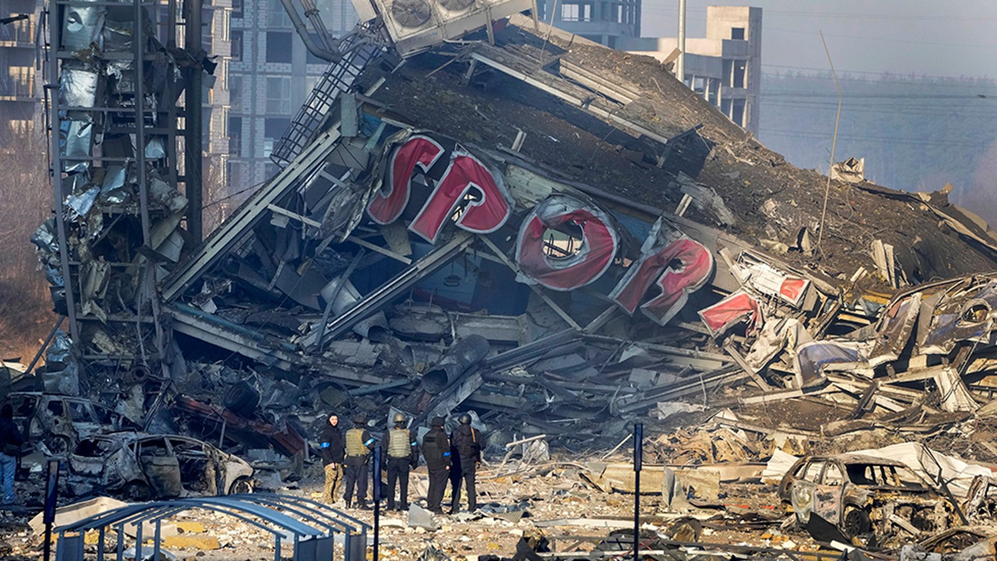 Defensa rusa bombardeó centro comercial en Kiev y viviendas en Odesa