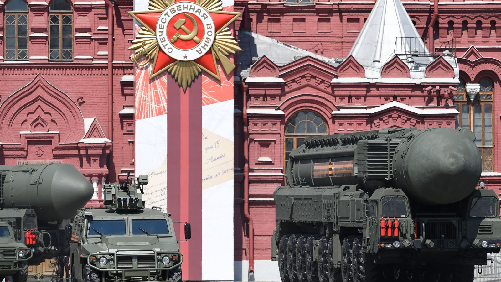 Rusia utilizaría armas nucleares en Ucrania ante "amenaza existencial": portavoz del Kremlin