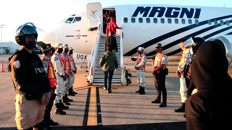 México repatria a Cuba a más de 100 migrantes; en lo que va del año se han retornado a 784 cubanos