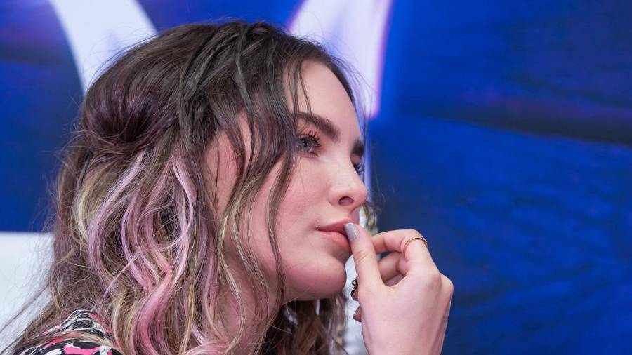 AMLO ventiló a Belinda como una deudora del SAT