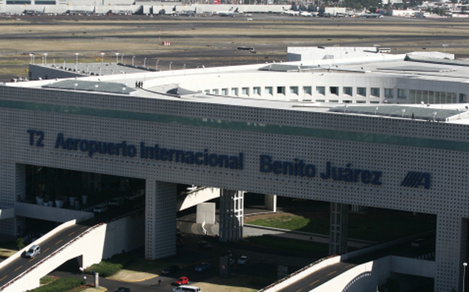 Aerolíneas con más de un año de adeudos tendrán que abandonar el AICM además no se les autorizarán nuevos vuelos 