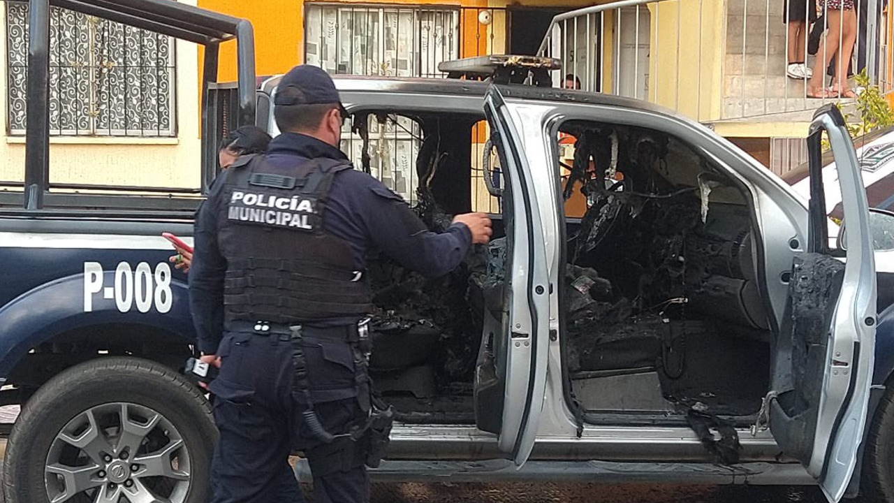 Incendian patrulla en Coronango