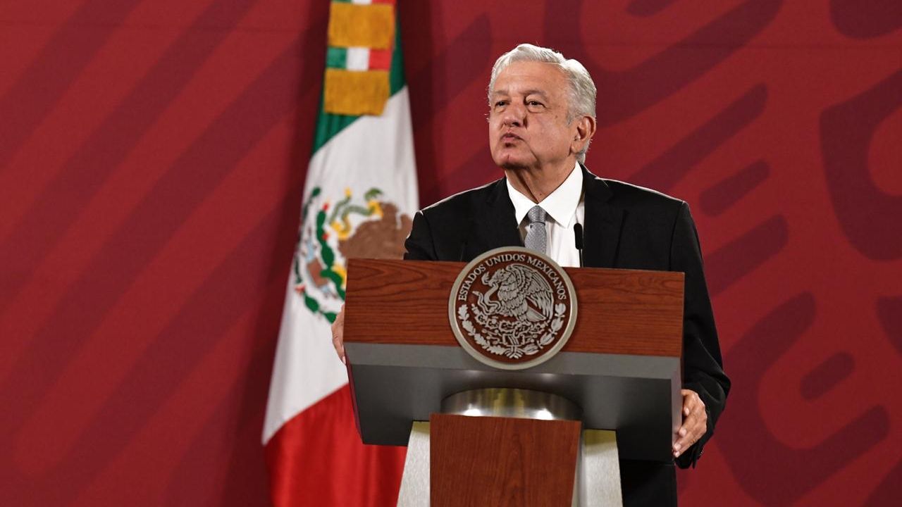 Médicos especialistas cubanos cubrirán atención médica en las zonas más pobres del país: AMLO