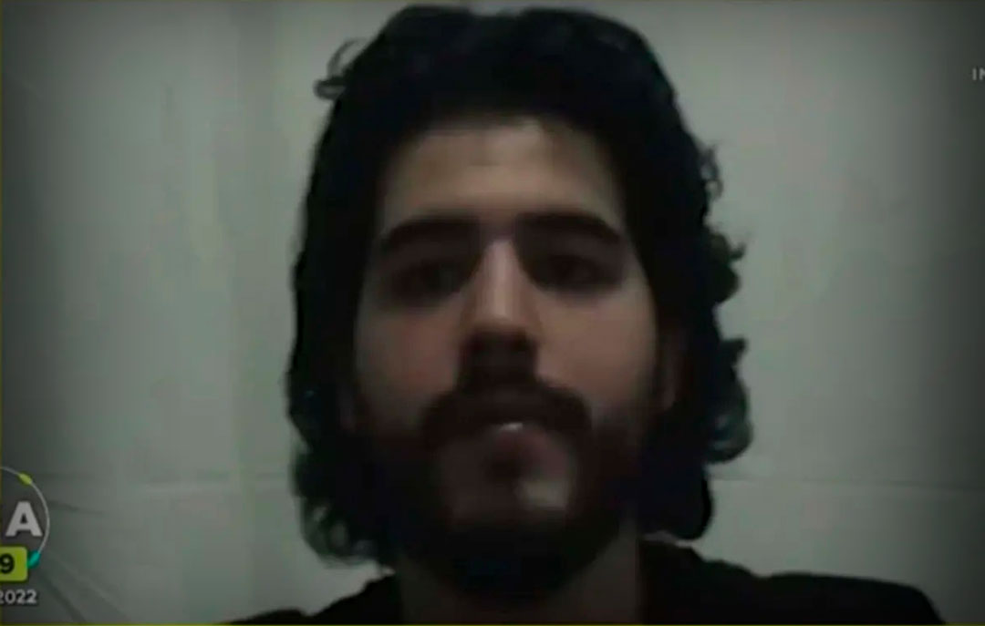 Tras un año prófugo, aparece el presunto feminicida Marlon Botas; pide que liberen a sus padres