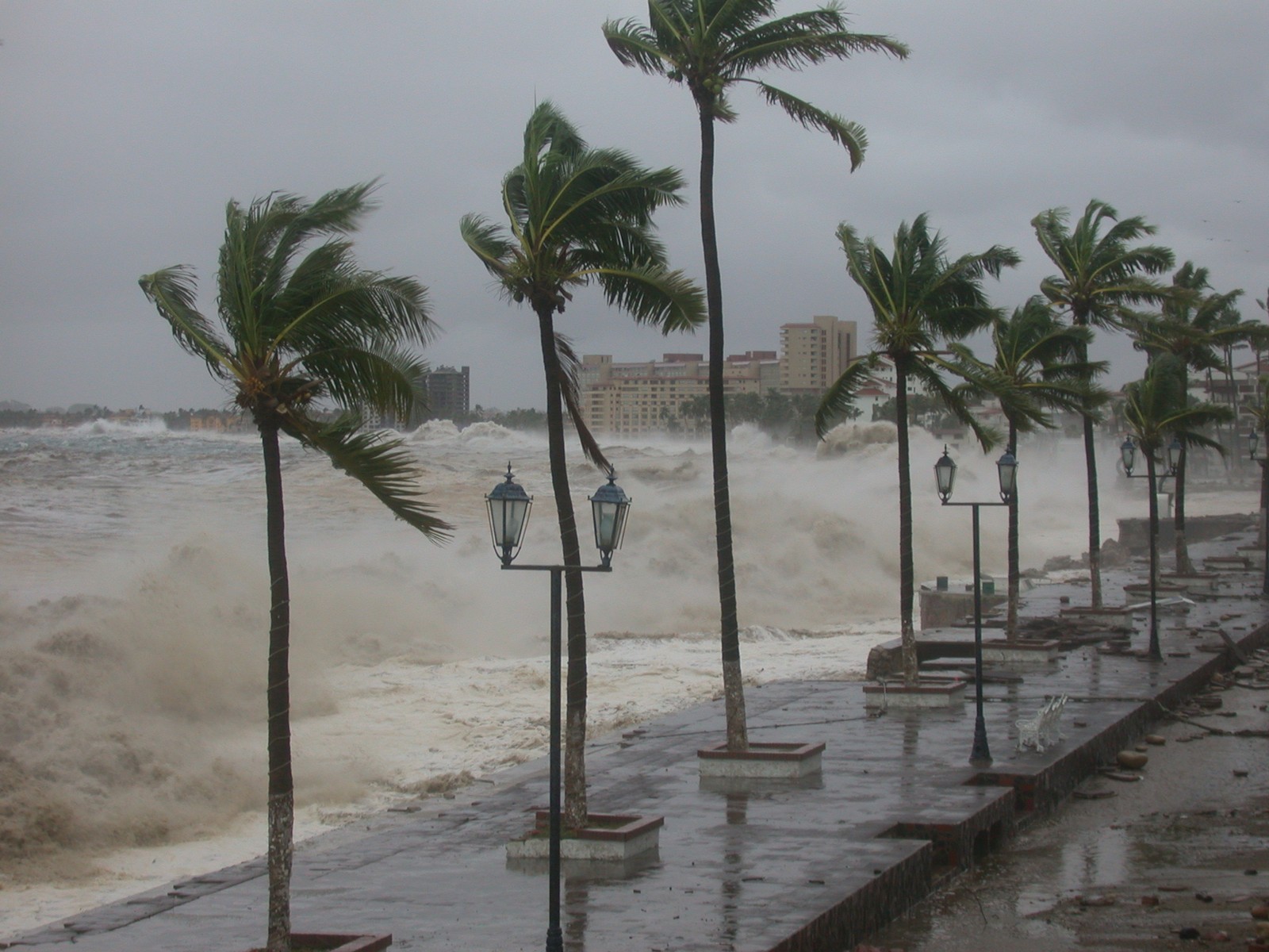 Hasta 40 tormentas tropicales y huracanes prevén para este 2022 