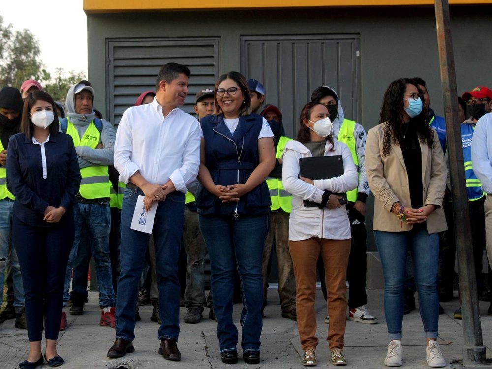 Genoveva Huerta reaparece en acto de Eduardo Rivera 