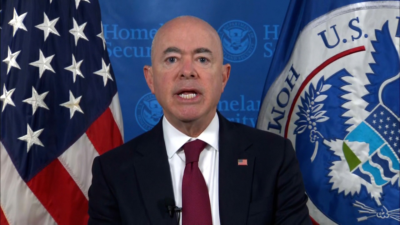 “No vengan” al país, advierte el secretario de Seguridad Nacional de EEUU 