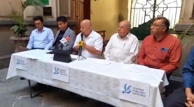 Pastores rechazan iniciativa de sanciones contra terapias de conversión