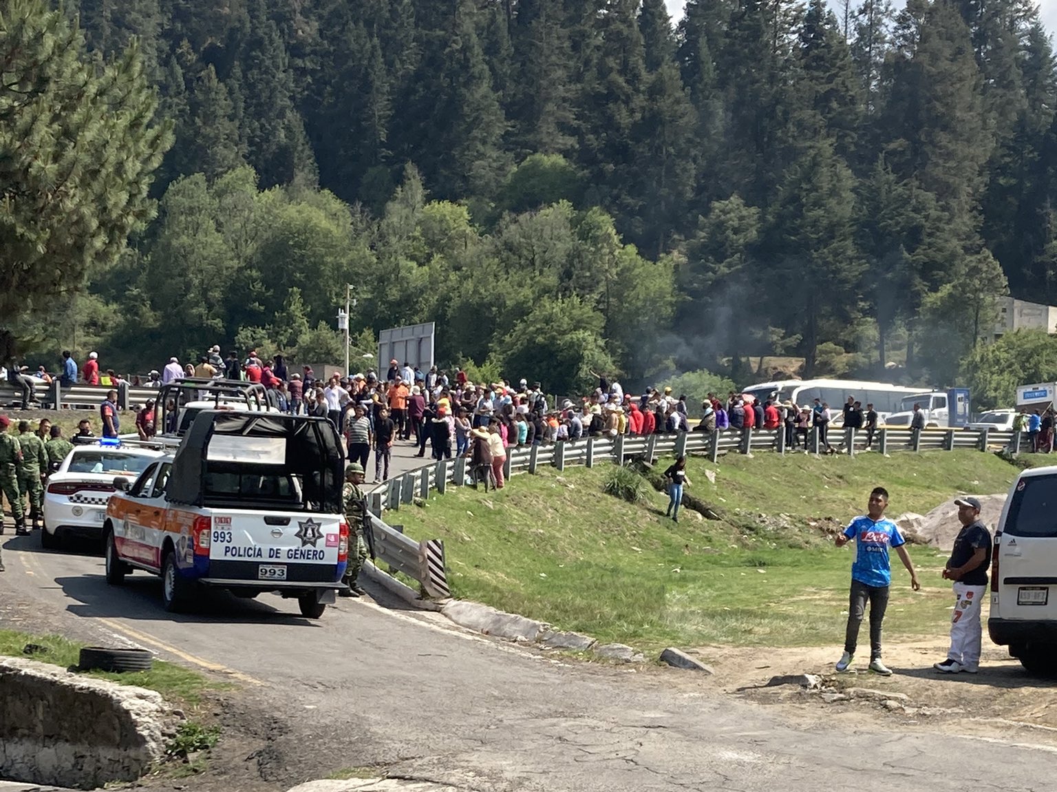 Tras 12 horas de bloqueo por menor secuestrado, pobladores liberan autopista México-Puebla luego de localizarlo