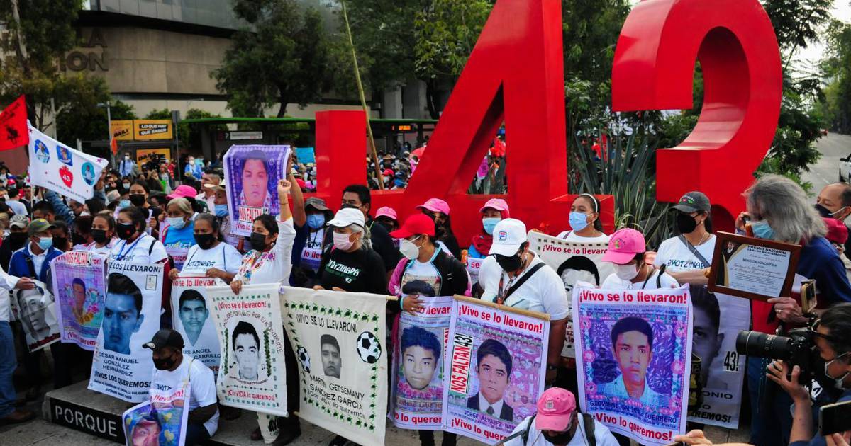 Niegan amparo a dos peritos de la PGR señalados por caso Ayotzinapa