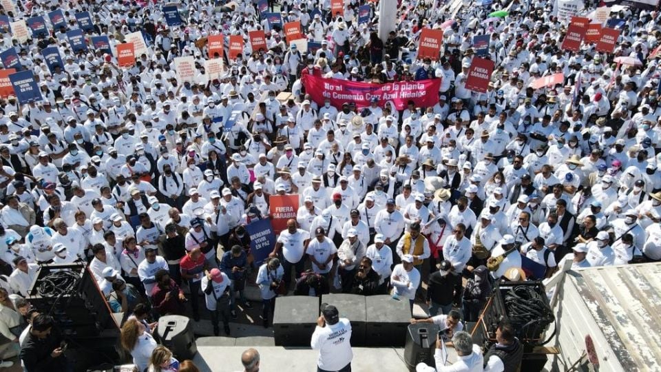 Integrantes de Cooperativa La Cruz Azul protestan por la liberación de su planta en Hidalgo