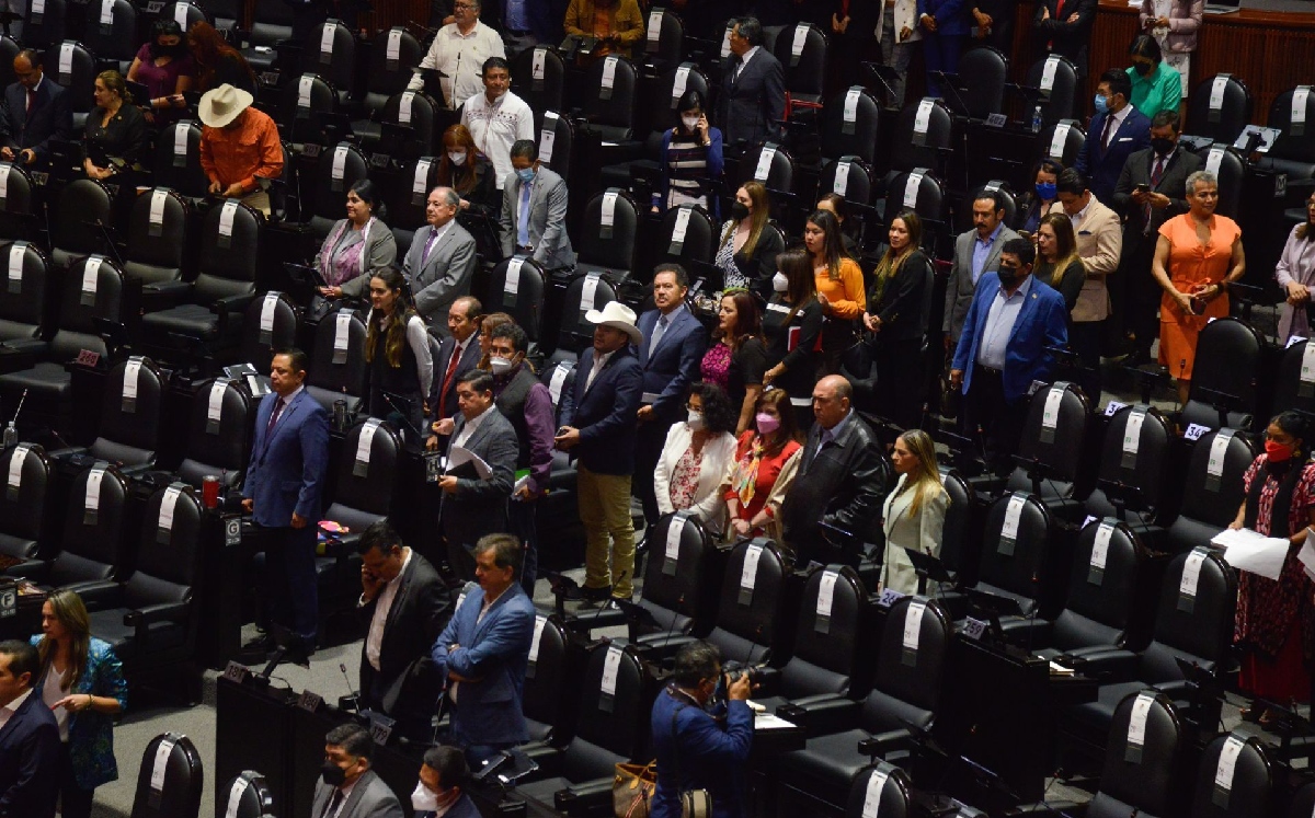 legisladores durante una sesion de