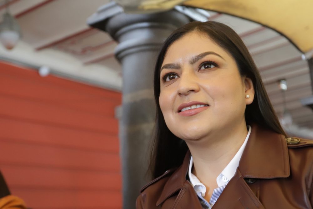 TEEP sanciona a Claudia Rivera por usar imagen de AMLO