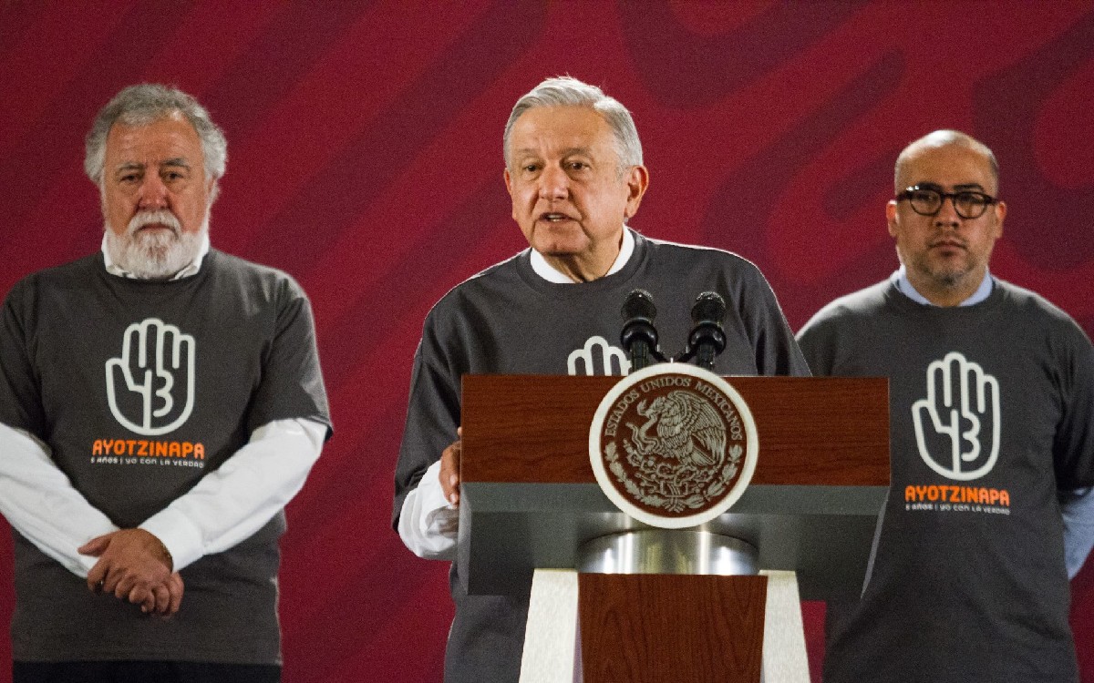 Respalda AMLO a Encinas tras desacreditación de informe del COVAJ sobre caso Ayotzinapa
