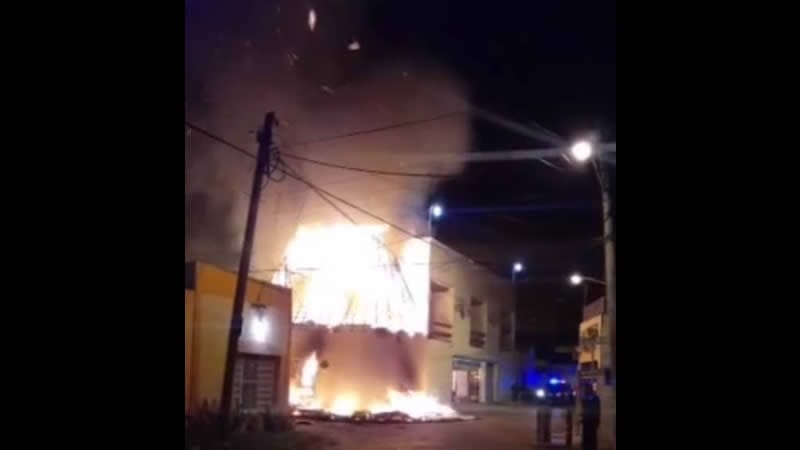 Invasores incendian vivienda en venganza por que los desalojó el legítimo propietario