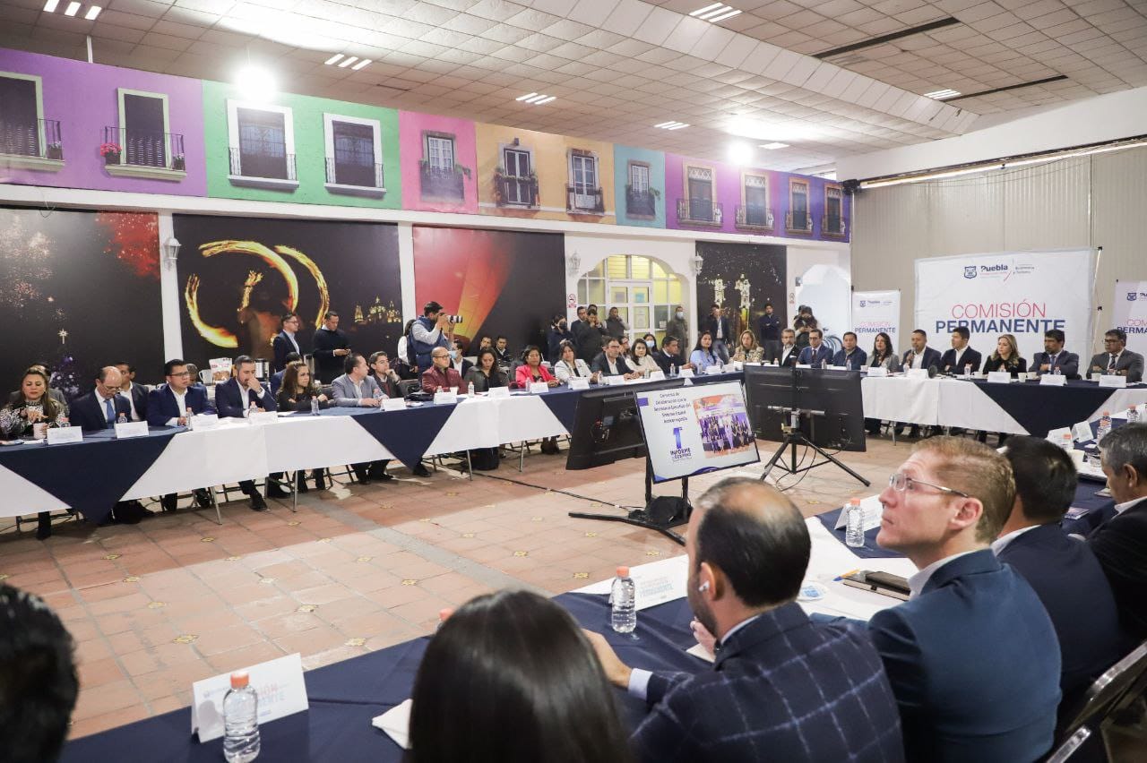Recibe Edmundo Tlatehui a integrantes de la Comisión Permanente por Puebla