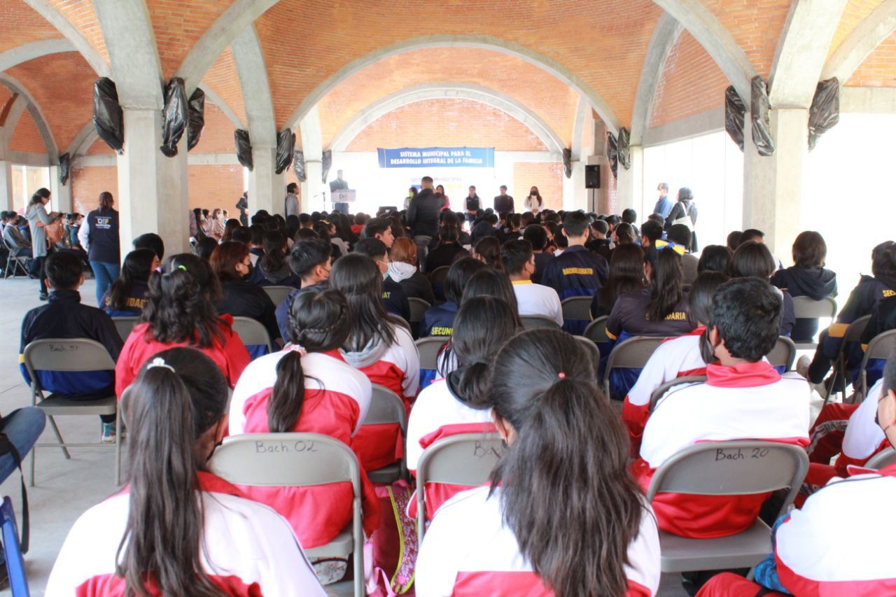 Guadalupe Cuautle encabeza el Foro Para la Prevención de Adicciones en el Centro Escolar Dr. Alfredo Toxqui