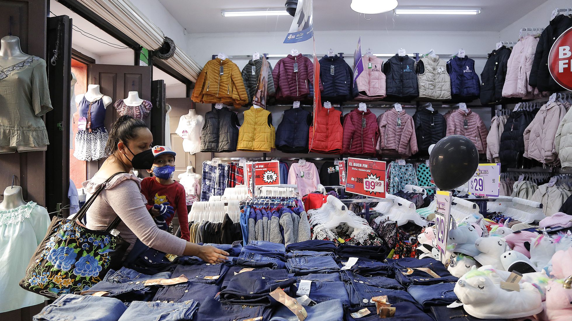 Banxico mejora expectativas del PIB para 2022 y 2023