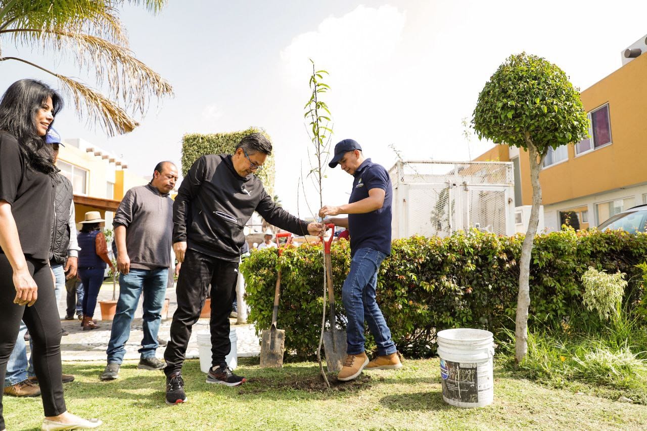 Lleva Ayuntamiento de San Andrés Cholula Sábados de Faena a fraccionamientos de la colonia Emiliano Zapata