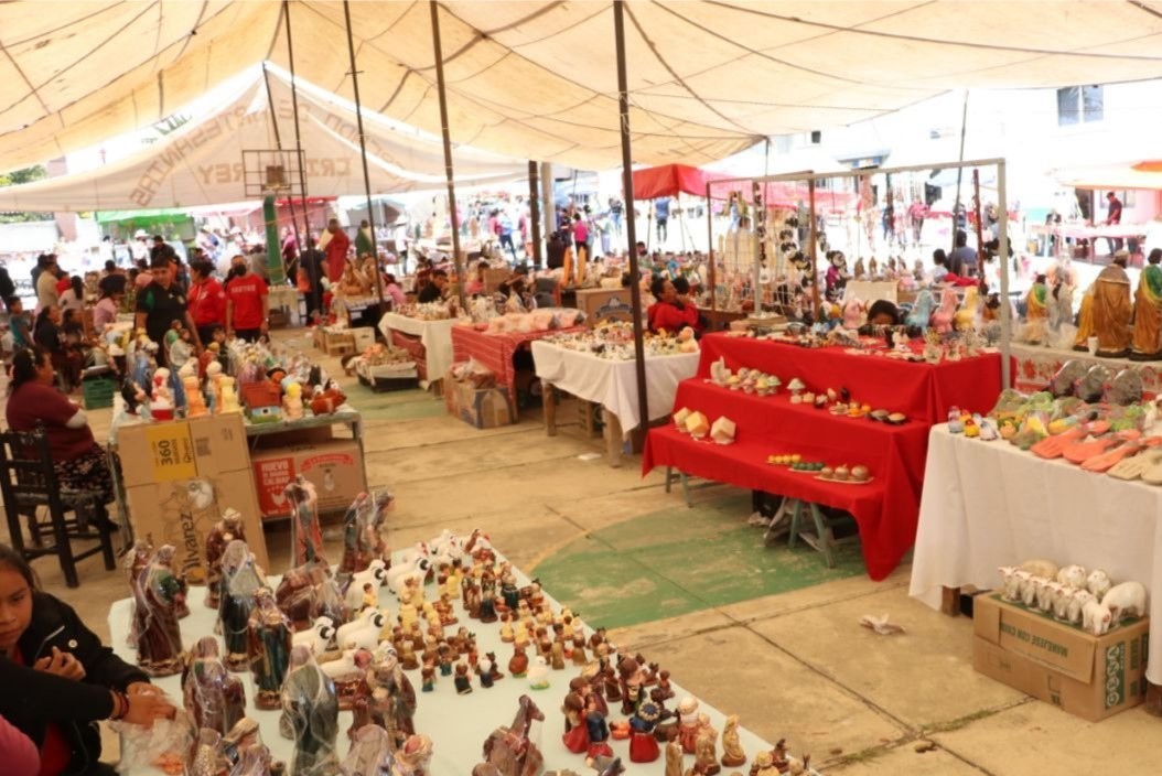 Inicia Feria Artesanal en Santiago Acatlán, Tepeaca 
