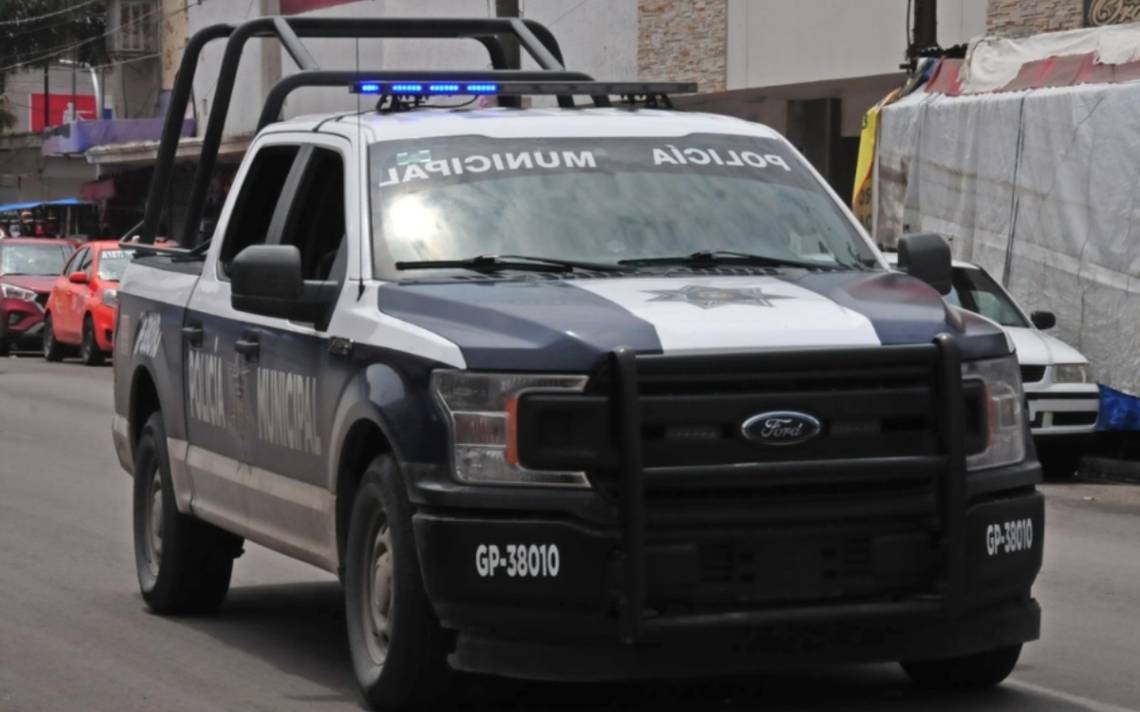 Policías de Tecamachalco logran frustrar robo de camioneta 