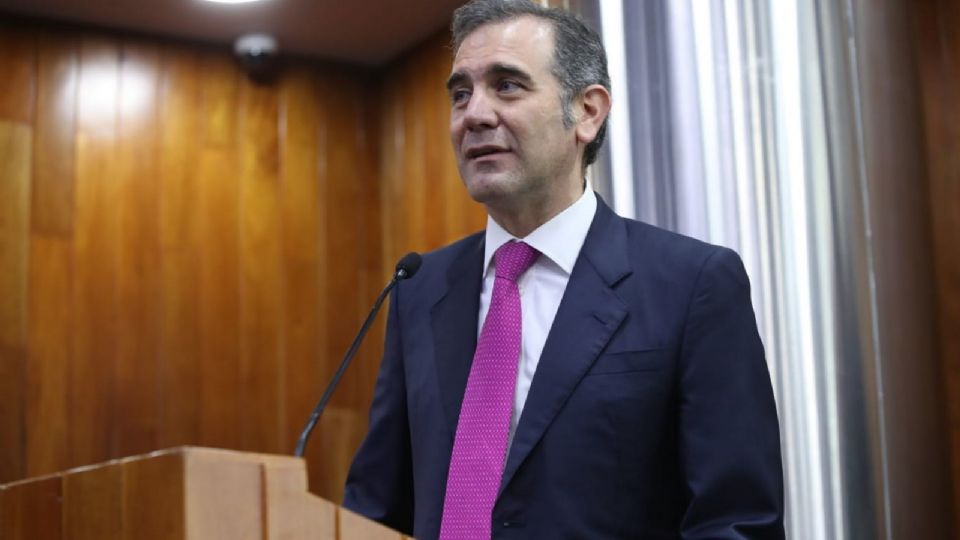 Reforma electoral quiere eliminar 1 de cada 3 pesos de presupuesto al INE