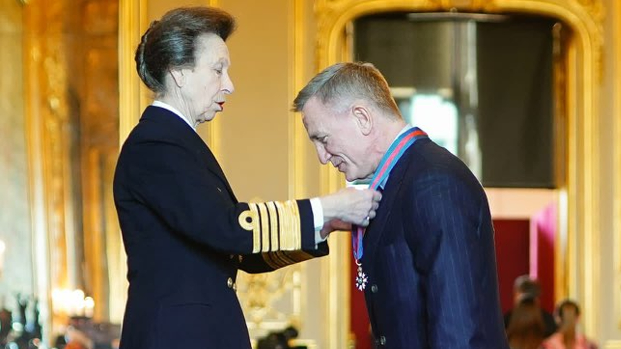 La Casa Real Británica otorgó a Daniel Craig las mismas condecoraciones que el agente James Bond 