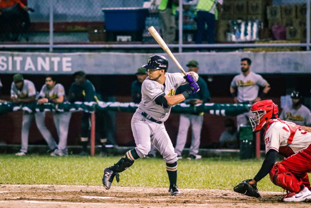 Pericos apaleó en Poza Rica 