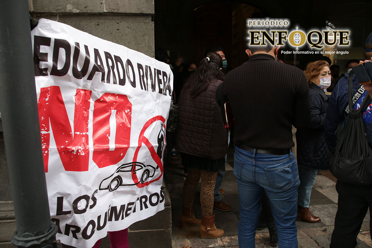 Suman 50 amparos contra parquímetros en Puebla capital