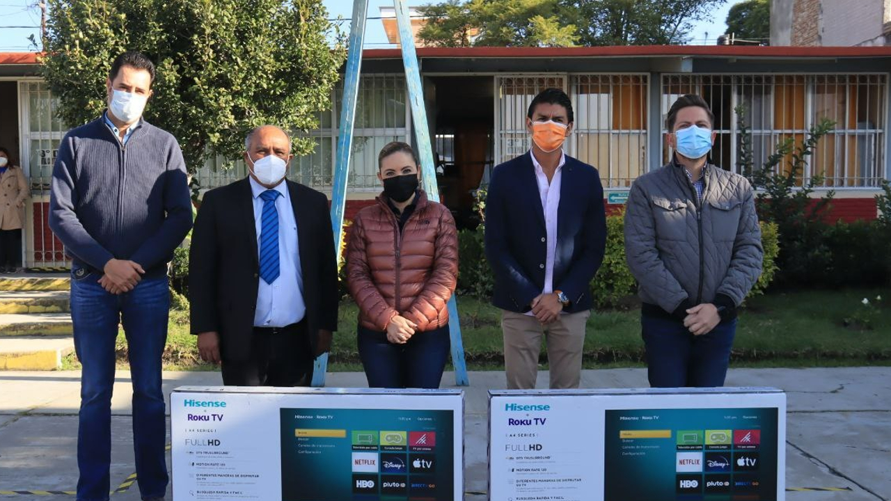 Ayuntamiento de San Pedro Cholula hizo entrega de material didáctico a la telesecundaria “Juan Blanca Espinosa”
