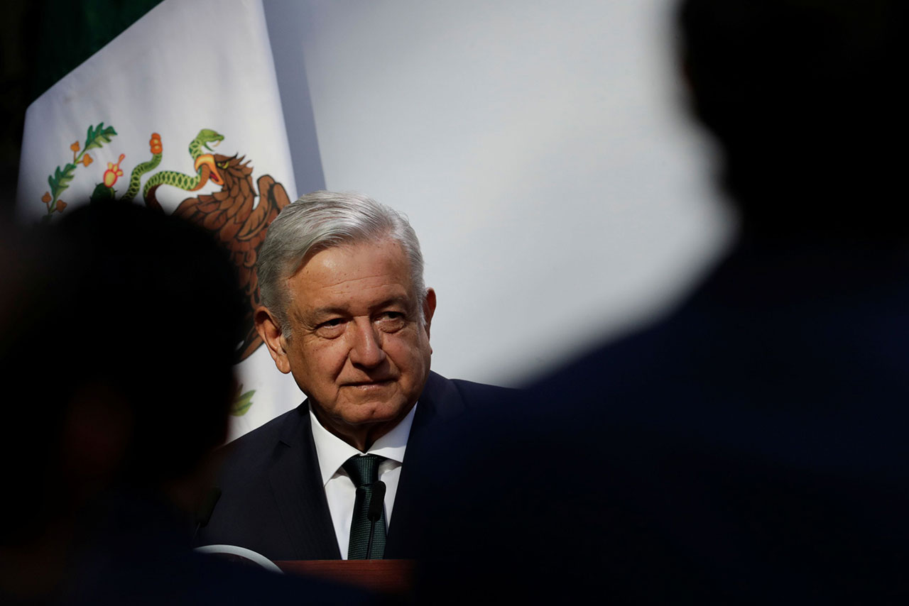 AMLO aclara que ‘Ejército hace inteligencia, no espionaje’ contra activistas o periodistas con software de monitoreo