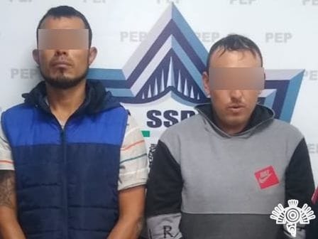 Óscar Manuel C. y Abel E. son detenidos por el delito de narcomenudeo en Amozoc