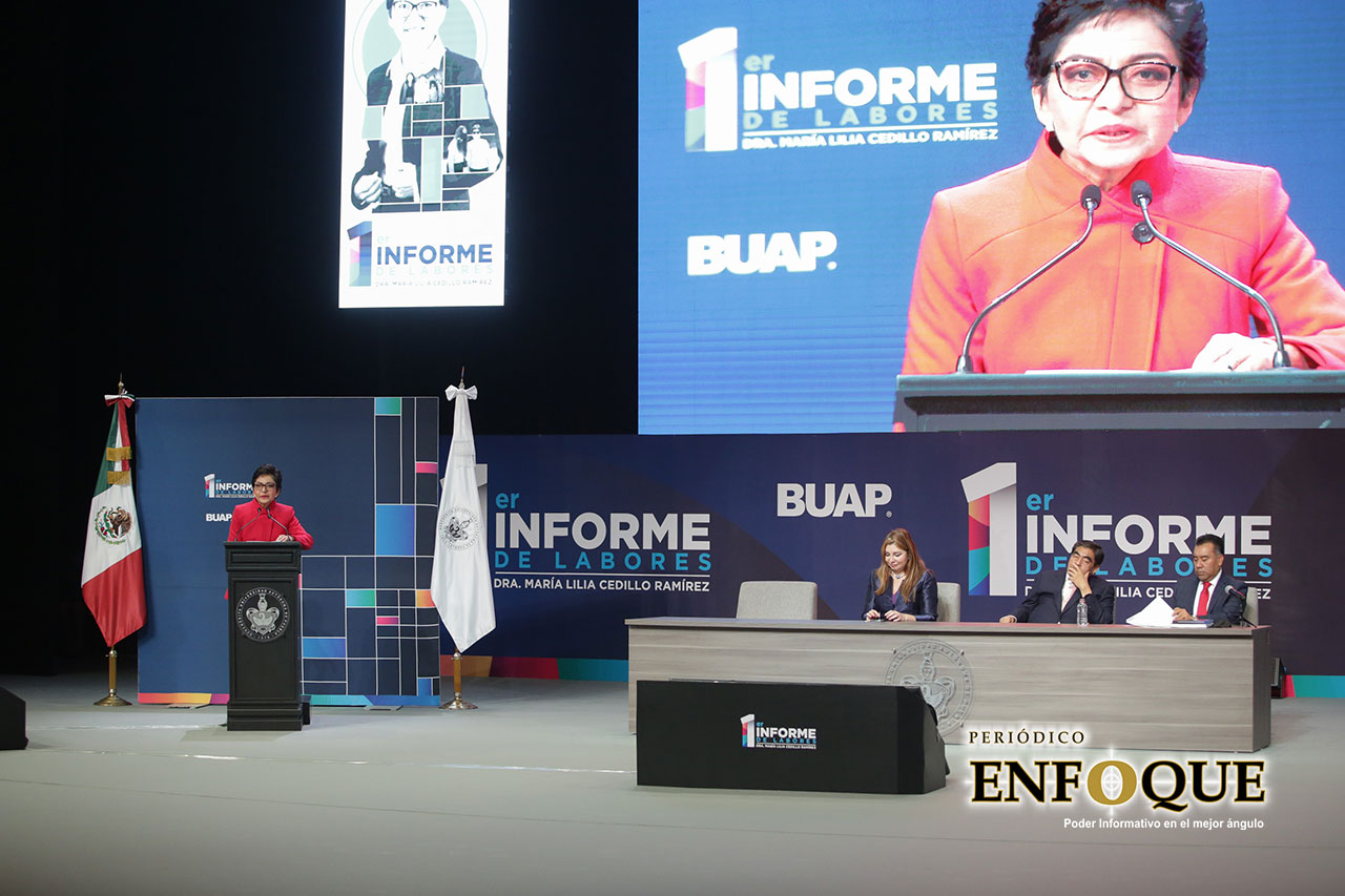 Felicita Eduardo Rivera a la rectora de la BUAP por su Primer Informe de Labores