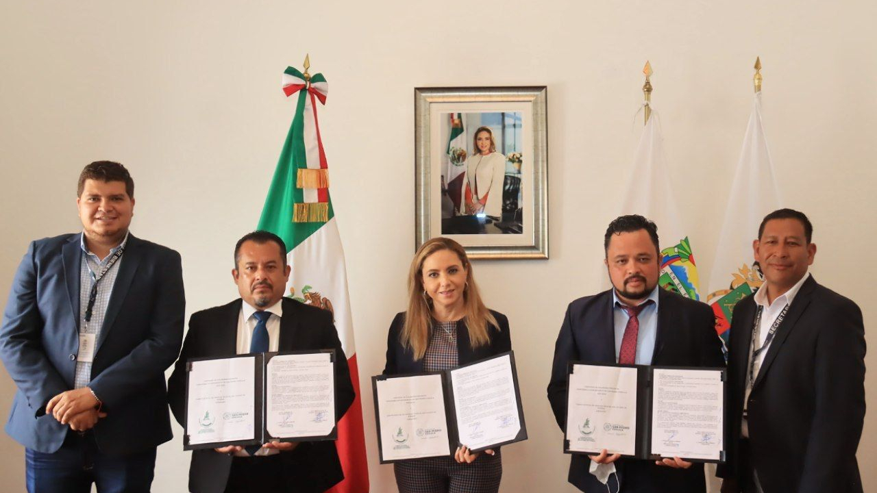 El Ayuntamiento de San Pedro Cholula firmó un convenio para que los agricultores locales puedan exportar 