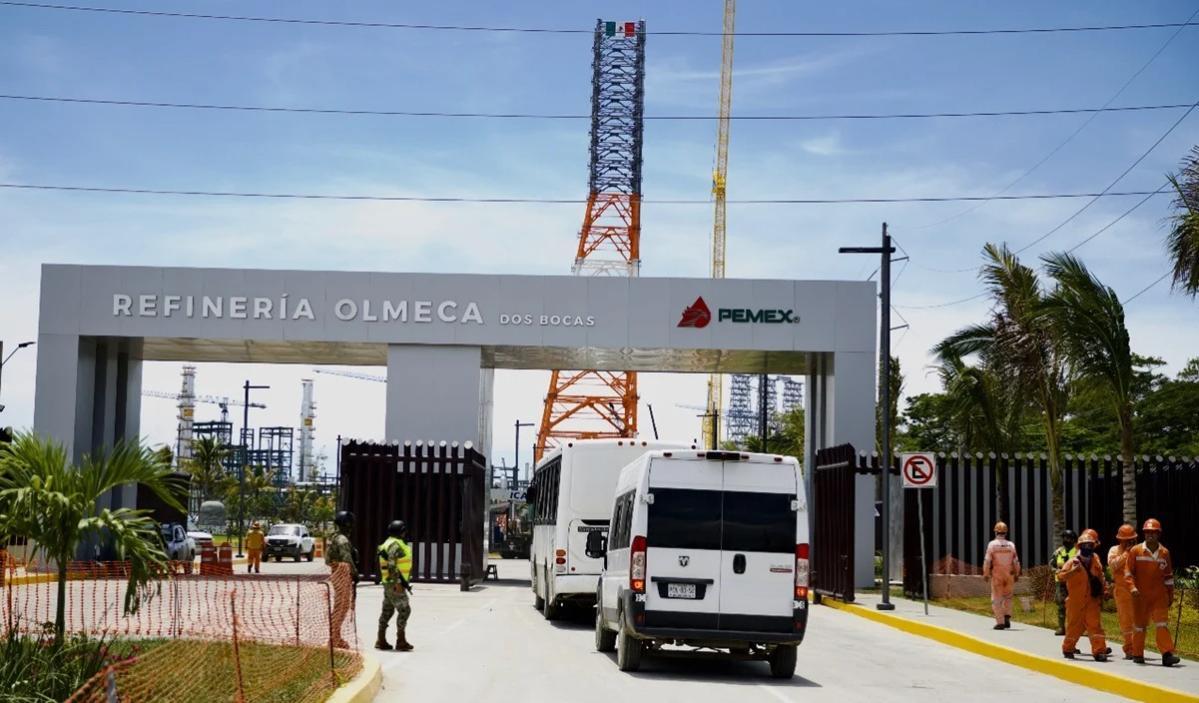 Refinería de Dos Bocas lleva inversión de alrededor de 233 mil mdp: AMLO
