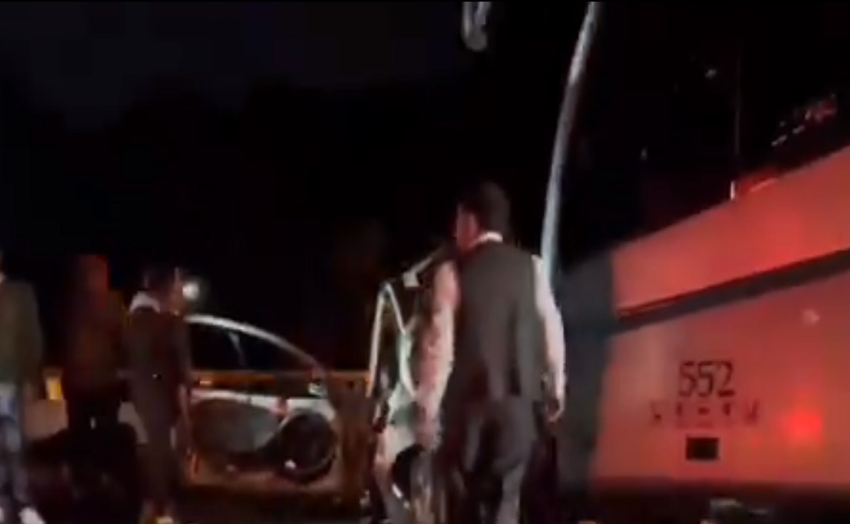 Tres personas fallecieron en un aparatoso choque entre un particular y un autobús en la Tlaxco - Tejocotal