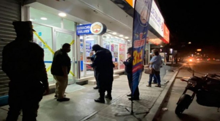 Sujeto finge ser paciente para violar a doctora de un consultorio de Farmacias Similares