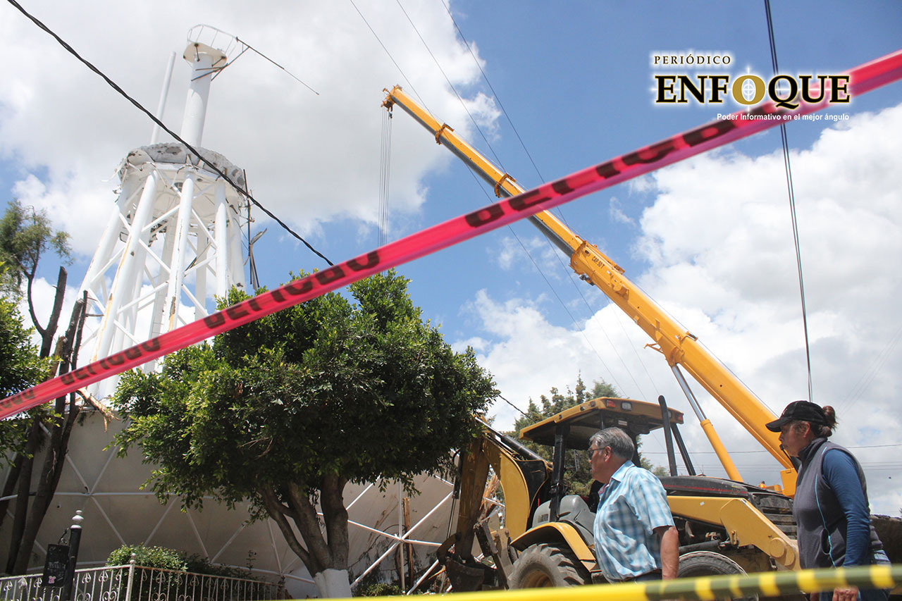 Tanque elevado de agua recién inaugurado, mató a dos personas en Texmelucan 