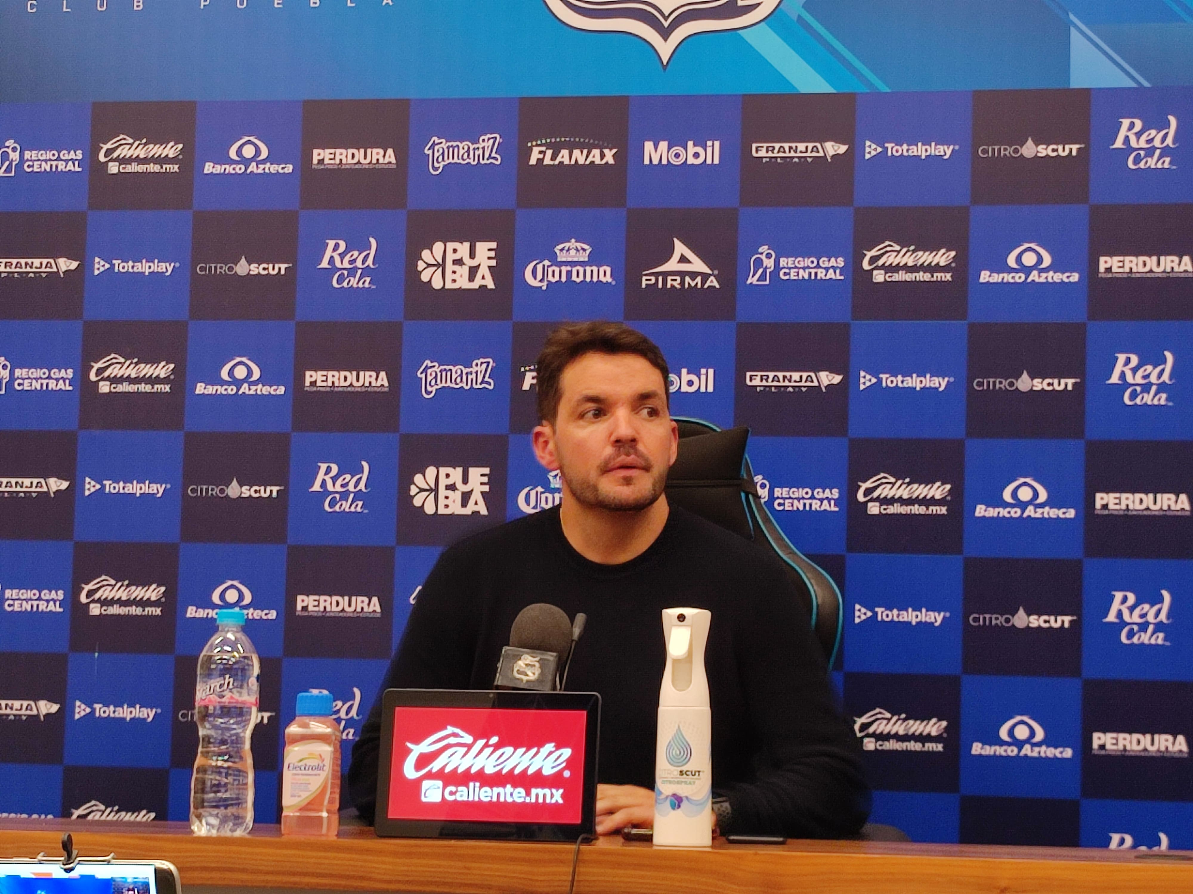 "Que el Cuauhtémoc se siga pintando de azul y blanco", pide Nicolás Larcamón 