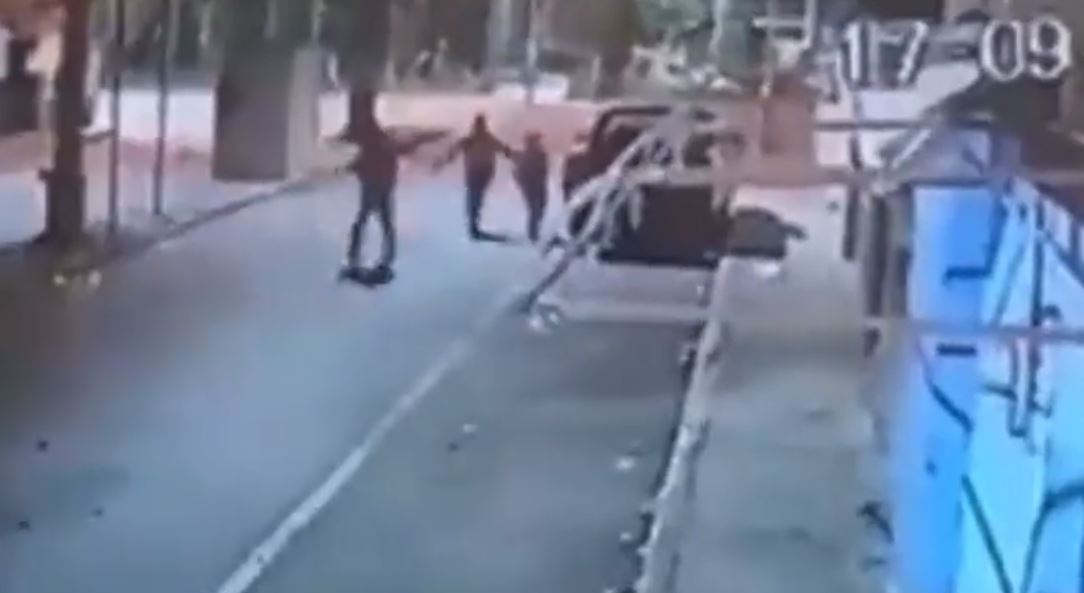 Conductor atropella intencionalmente a jóvenes en Atlixco; una de las victimas falleció (Video)