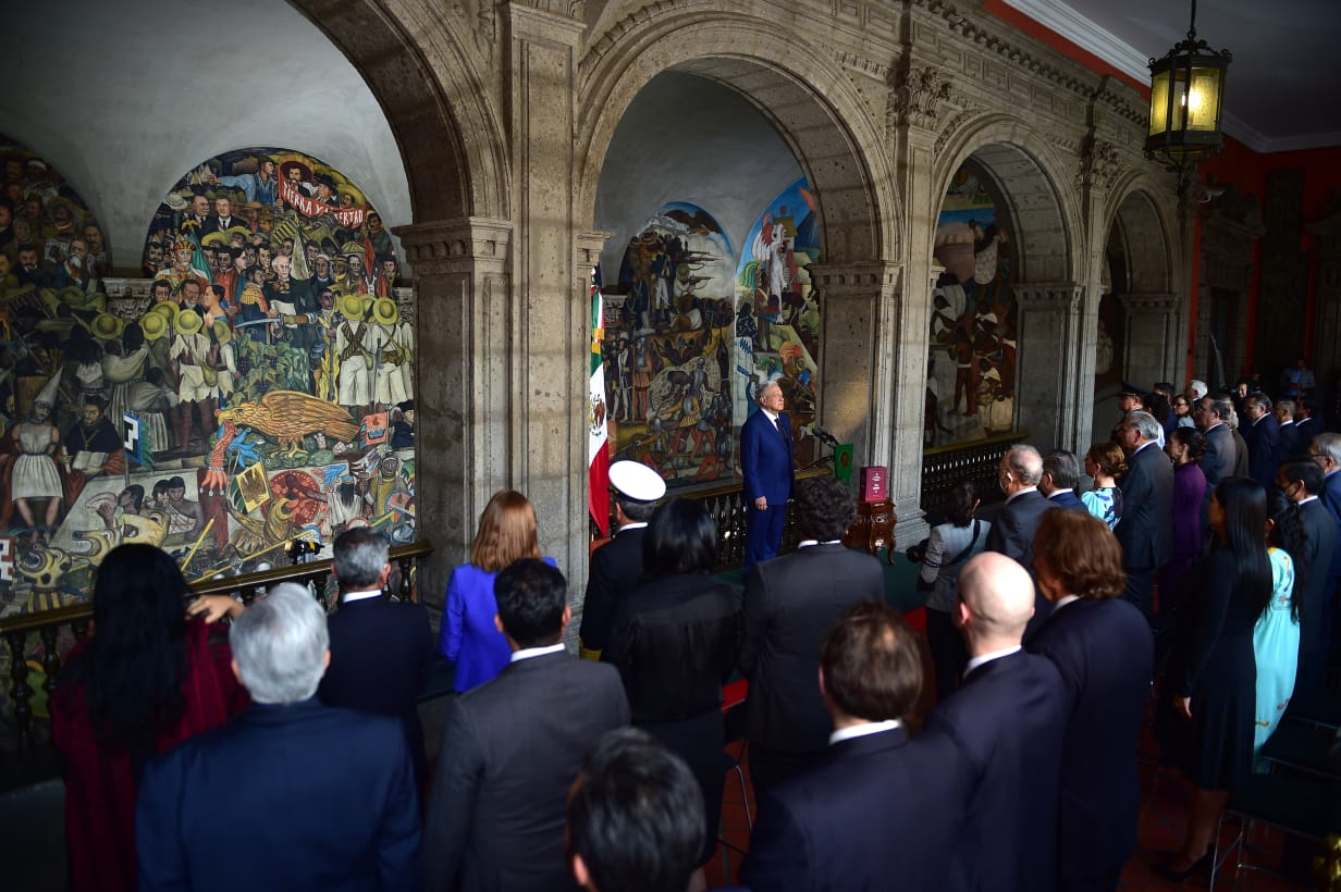 Presume AMLO que comercio México-EU alcanzó los 384 mil mdd