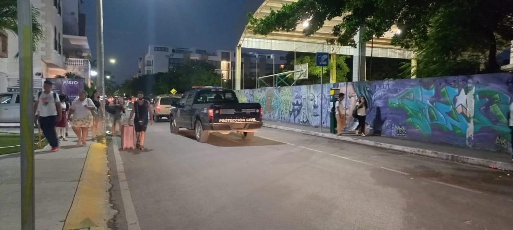 "No somos responsables de accidentes": Niña se electrocuta con un registro abierto de la CFE