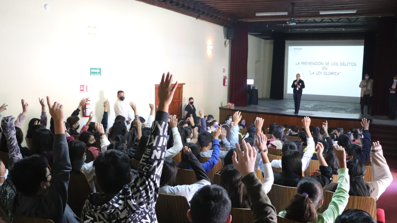 Imparten tallares de prevención del delito en escuelas de San Pedro Cholula 