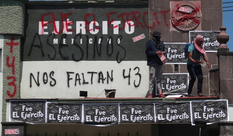 Claman justicia en manifestaciones por los 43 normalistas de Ayotzinapa